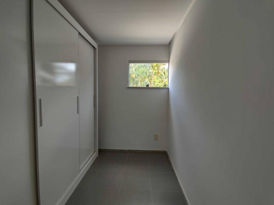 Casa em Buraquinho - foto 1
