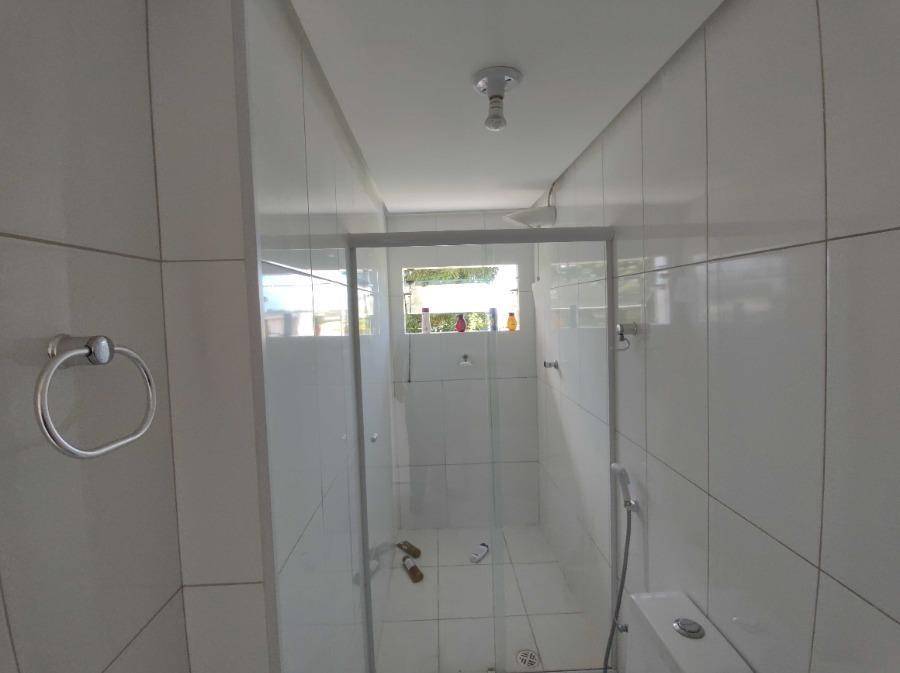 Casa em Buraquinho - foto 2